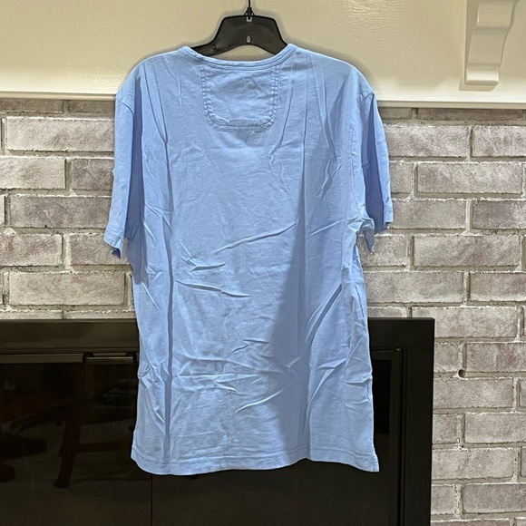 Tommy Bahama T Shirt - Picture 2 of 2